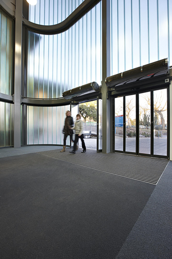 gradus entrance2.jpg